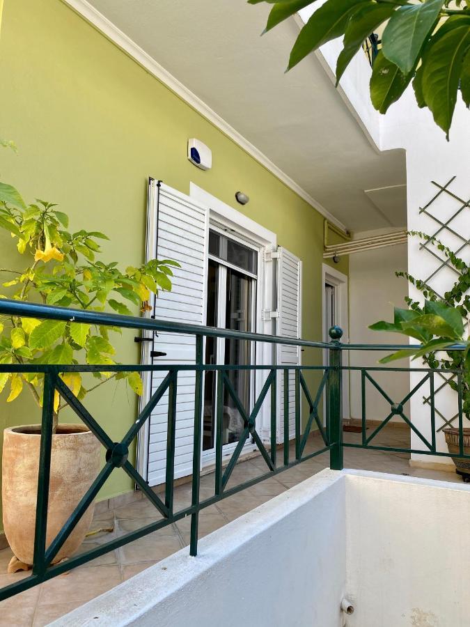 Dimitris Place Near Athens Airport Koropíon Eksteriør billede